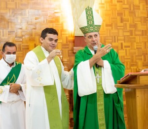 Paróquia São Paulo Apóstolo acolhe novo pároco