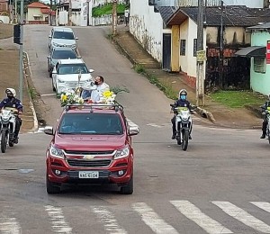 Carreatas levam a Benção do Santíssimo pelas ruas de Rio Branco nesta Páscoa